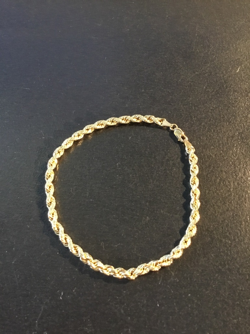 Luxurious 10k gold==3.38mm=twisted Rope chain bracelet==2.3 grams==